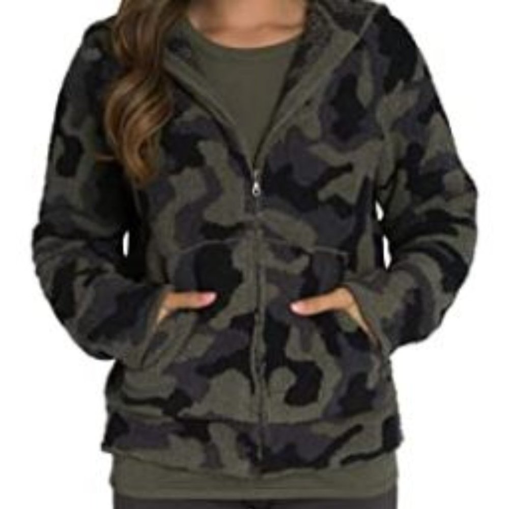 Barefoot Dreams - Cozy Chic Camo Hoodie - Medium